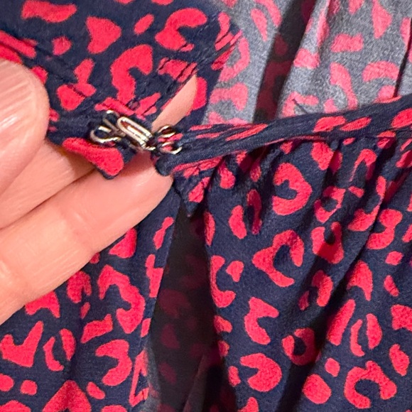 Vineyard Vines Falling for Leopard Long Sleeve Blouse - Picture 7 of 8